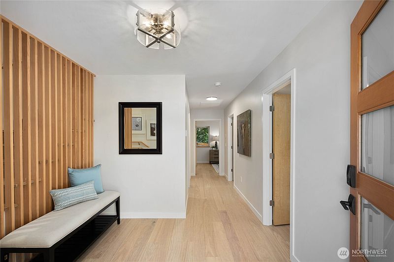 3rd image of 8625 30th Avenue SW