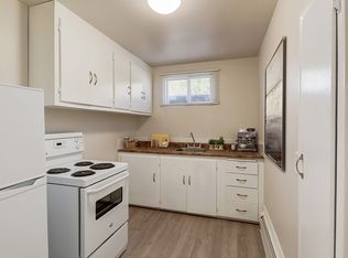 Simon's Court, Edmonton, AB T5H 2M3