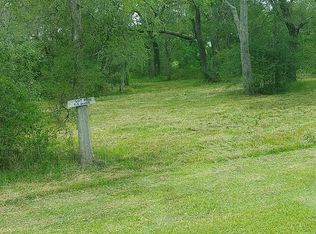 412 Thousand Oaks Dr, Angleton, TX 77515