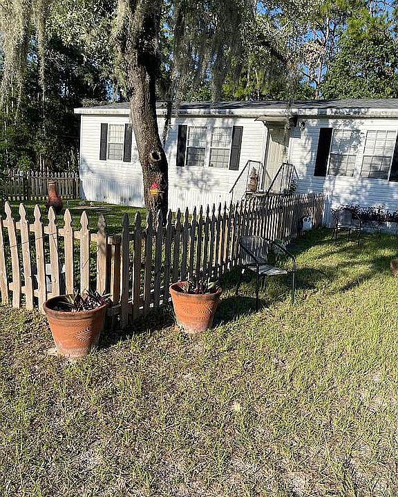 2nd image of 5083 N Elm Pt