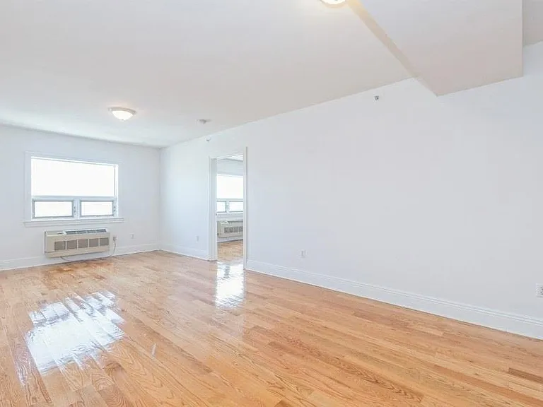 809-815 22nd St #1205 — Photo 7