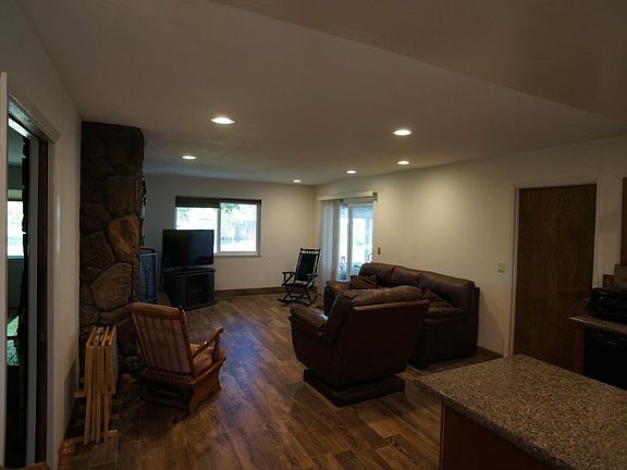 4th image of 14675 Country Ln