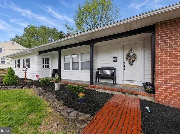 132 S Columbia St, Woodbury, NJ 08096