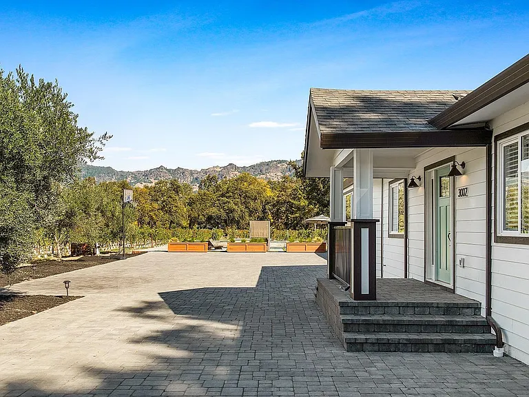 3002 Foothill Blvd — Photo 36