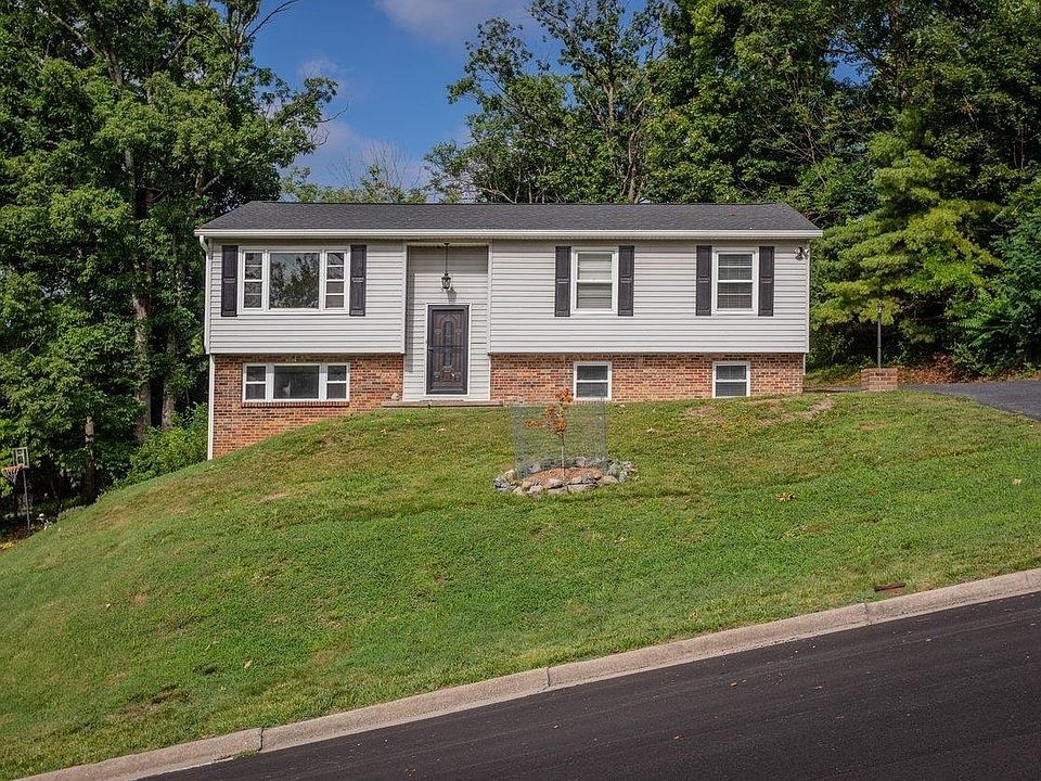 1st image of 585 Hilltop Dr