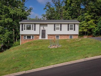 585 Hilltop Dr, Staunton, VA, 24401