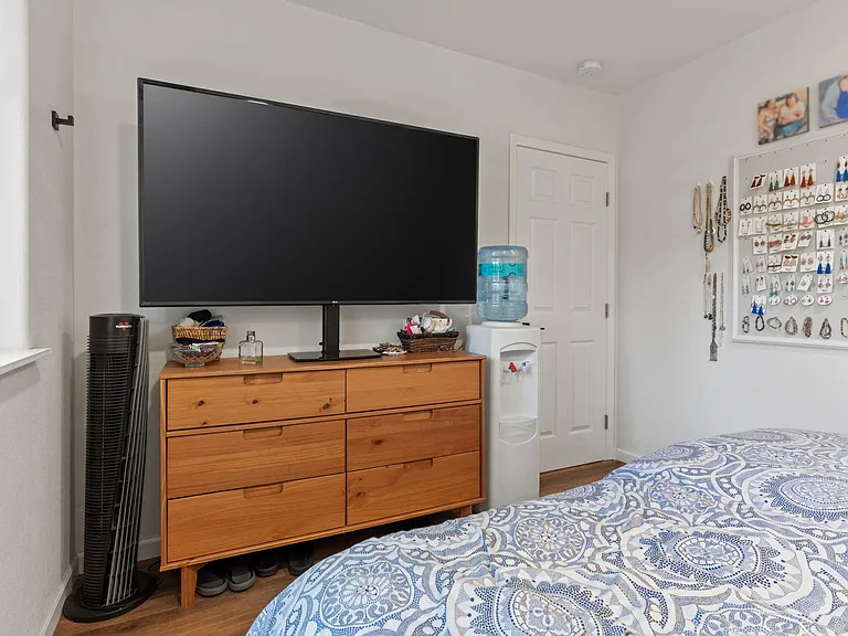 1634 W Swain Rd — Photo 15