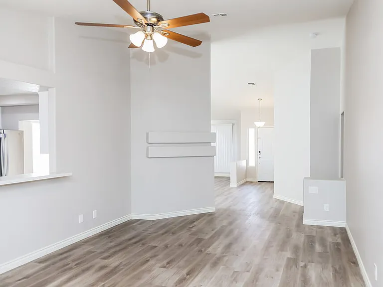 816 Stillwater Ln — Photo 4