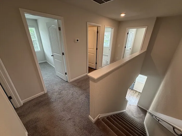 3 bed, 2.5 bath, 1447 sqft, $1,595 — Photo 4