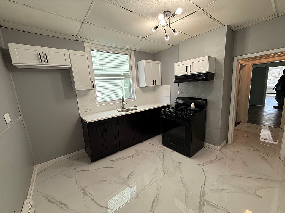 1st image of 122 S 12th St Floor 2