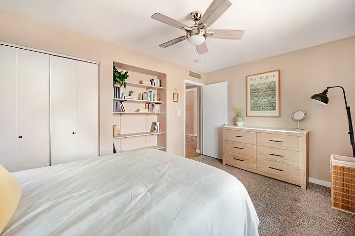 1104 E Campus Dr — Photo 40