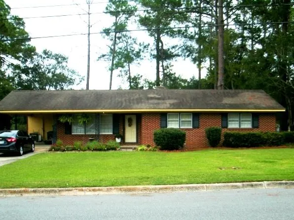 2009 Goff St, Tifton, GA 31794