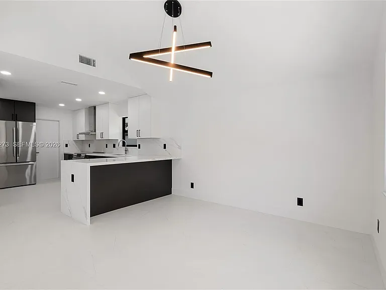 1543 SW 1st Ave — Photo 49