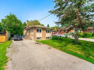 4 Bromton Dr #2, Toronto, ON M1P 4B8