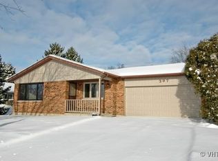 397 Gale St, Elgin, IL 60123