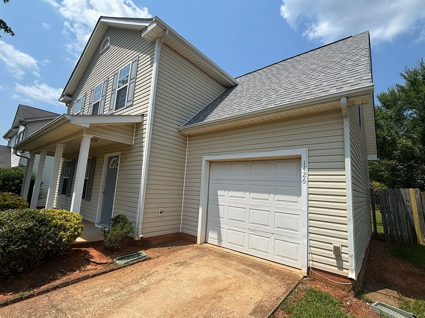 1426 Peach Park Ln — Photo 2
