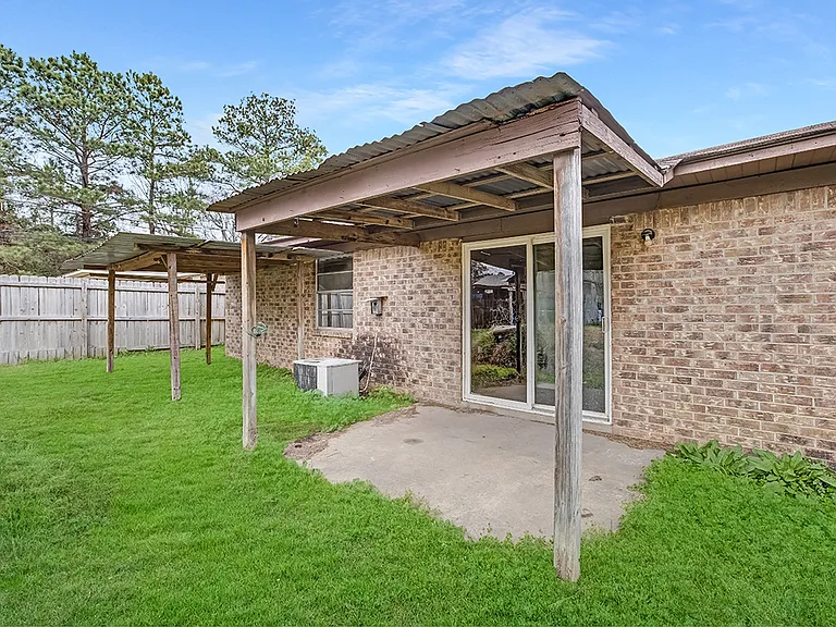 165 Greenforest Trl — Photo 2