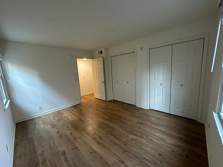 2905 Burch Ave #8 — Photo 36