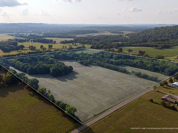 2nd image of 975 Haunt Hollow Rd