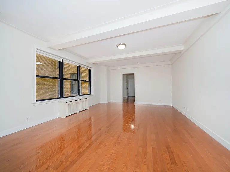 400 E 58th St #2G — Photo 3