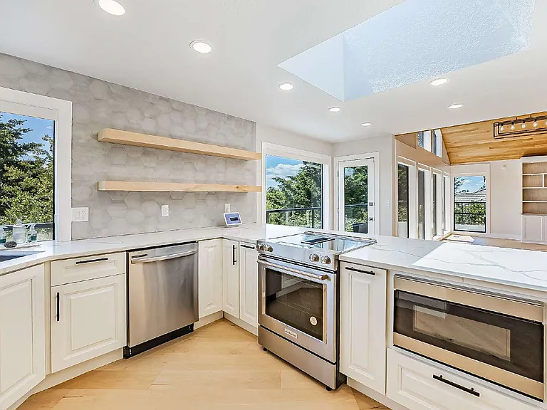 4634 Lighthouse Dr NE — Photo 44