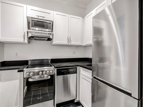 24 Fifth Avenue image 1 of 15