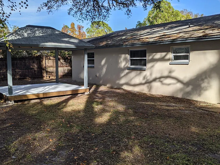 Glen Dr — Photo 10