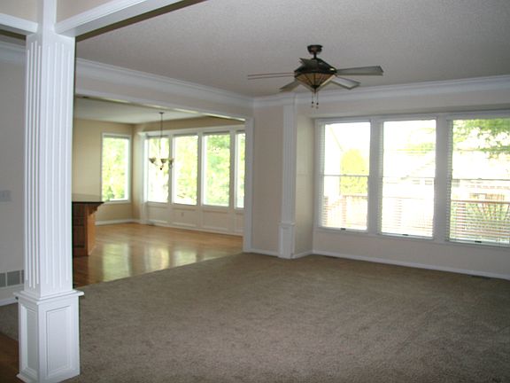 3rd image of 14005 Juniper St