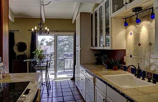 3rd image of 954 Miramonte Dr APT 4