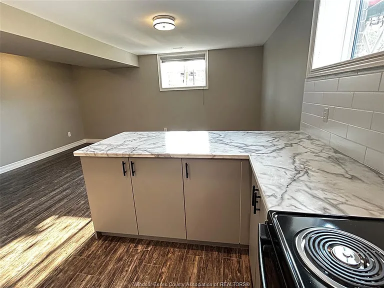 2125 Fox Run Rd — Photo 5