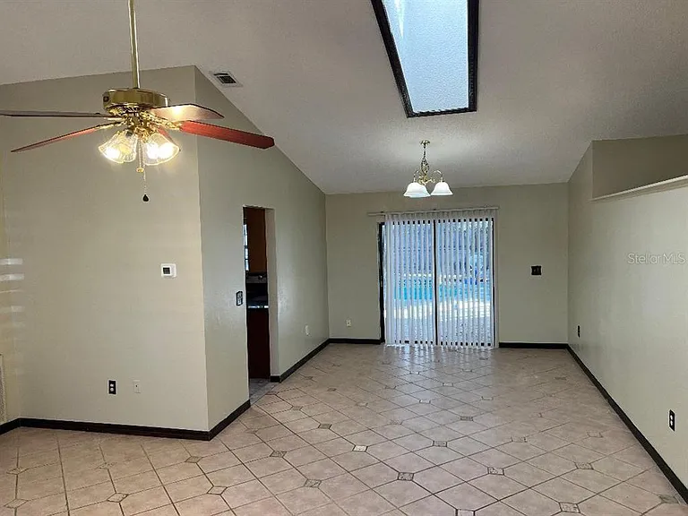 200 Arbor Dr W — Photo 6