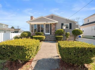 8 Ashby St, Johnston, RI 02919