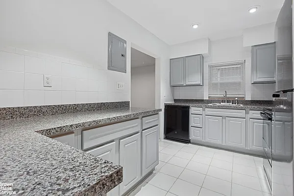 Rented by Brown Harris Stevens | media 3