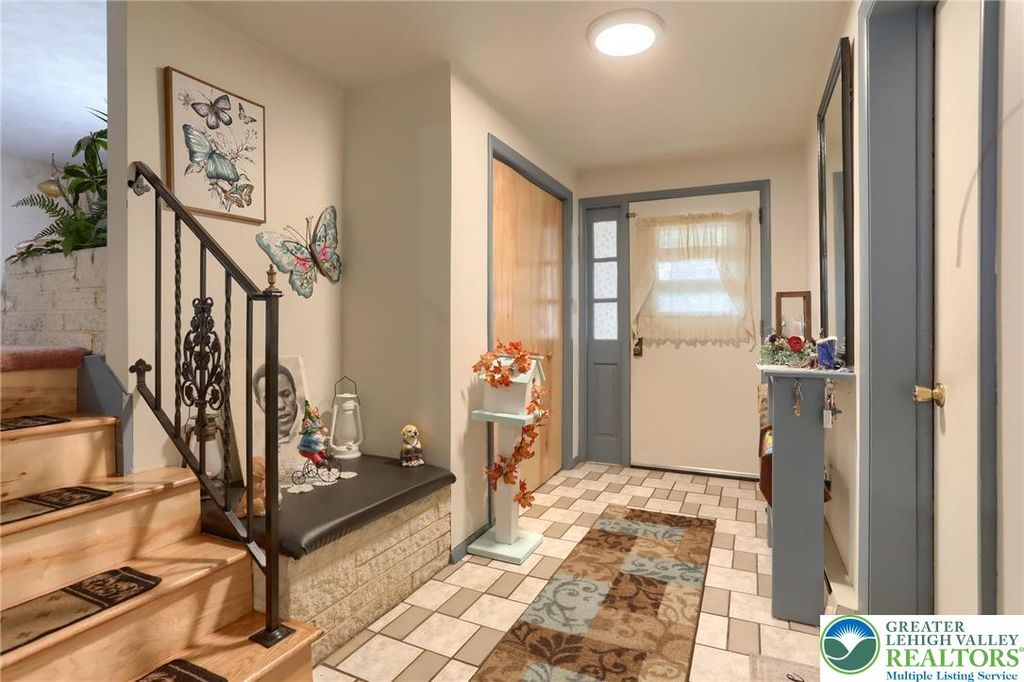 Apartment in Derry Township, Hershey - View 3