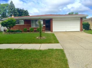 30761 Roselawn Dr, Warren, MI 48088