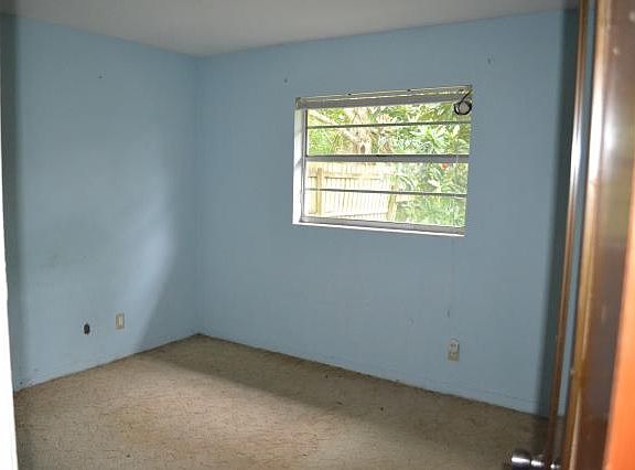 2nd image of 1920 Linda Ave