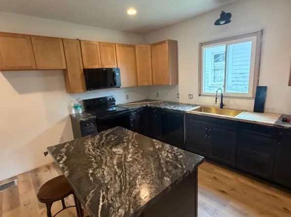 631 E Center St, Mount Vernon, MO 65712