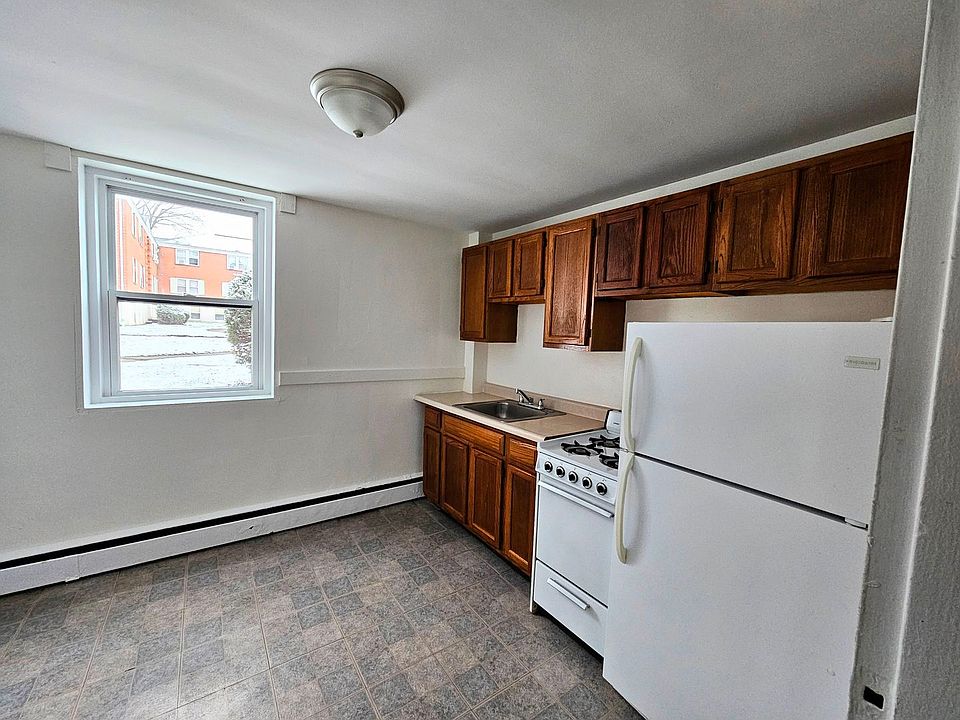 1st image of 52 Linda Dr APT 2