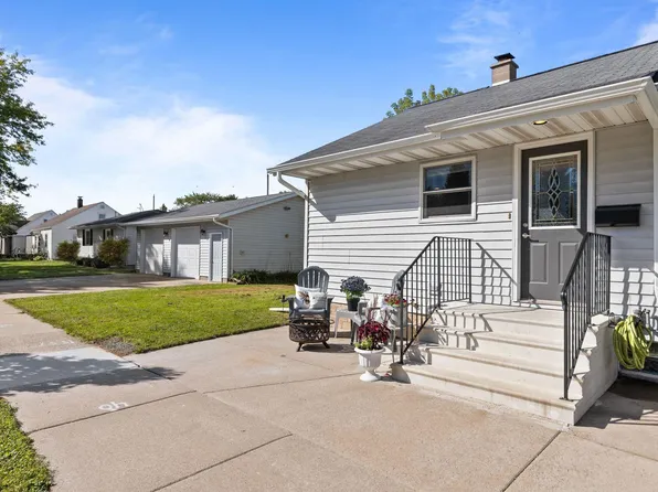 121 E 2nd St, Kimberly, WI 54136