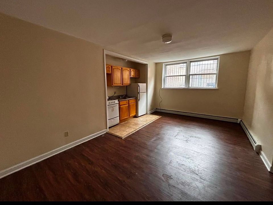 2nd image of 321 Sanford Ave #B4