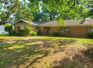 37 Louisiane Dr, Mobile, AL 36606