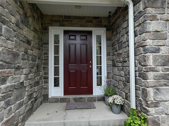 2nd image of 8166 Versailles Pl