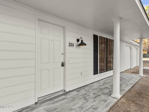 300 Shenandoah Rd N, Brandon, MS 39047