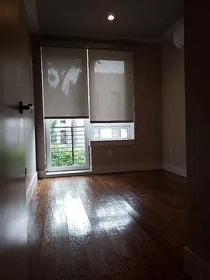 Rented by Smart NY Realty LLC | media 25