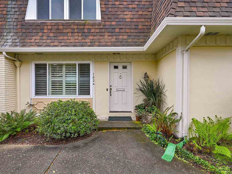 1st image of 102 Miramonte Dr