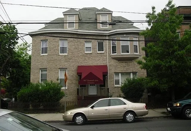 907 Summit Ave #3A — Photo 16