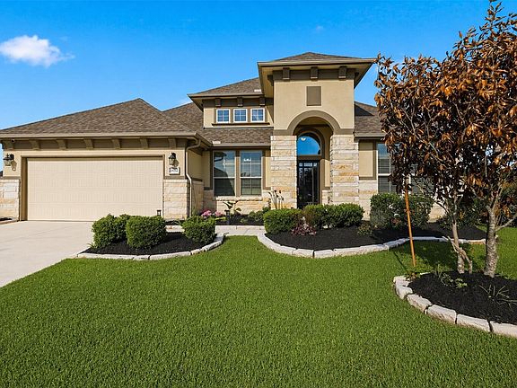 2nd image of 31322 Little Garden Ct