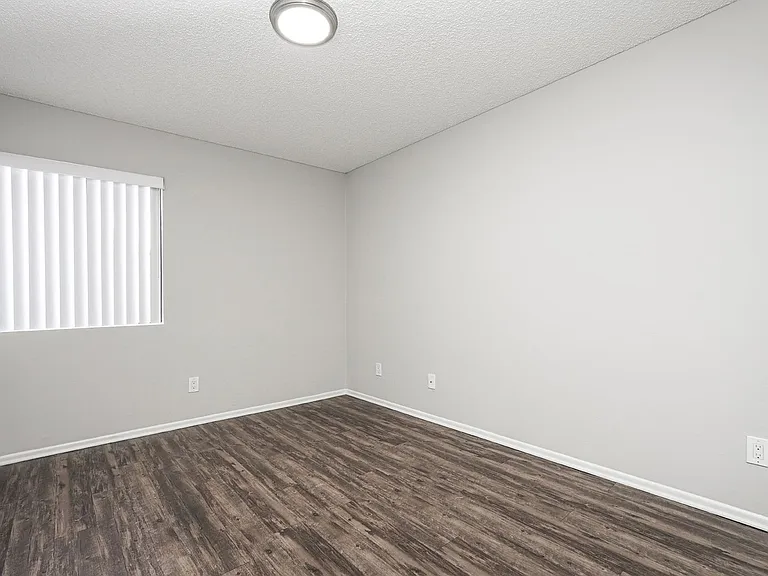 321 N Cedar St — Photo 19