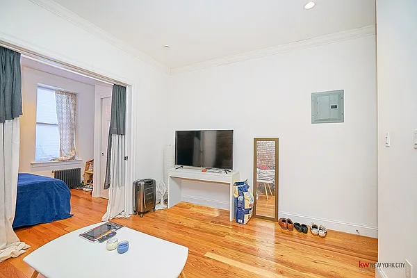 Rented by Keller Williams NYC | media 16