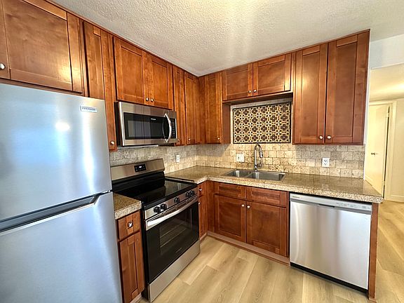 4th image of 1320 E Vista Ave APT 4